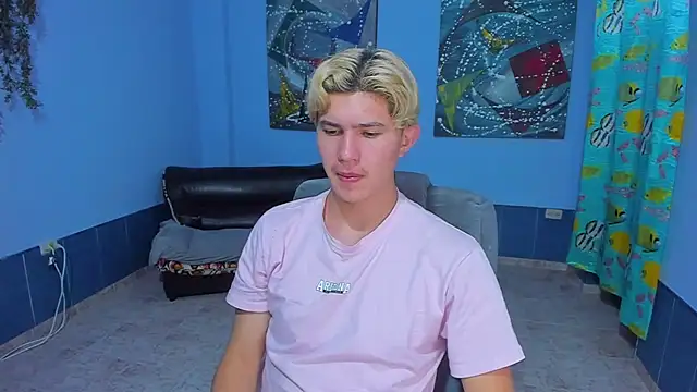 Snapshot of patrik_027 chatting on 11-10-25, 06:23 patrik 027 online show from 11-10-25, 06:23