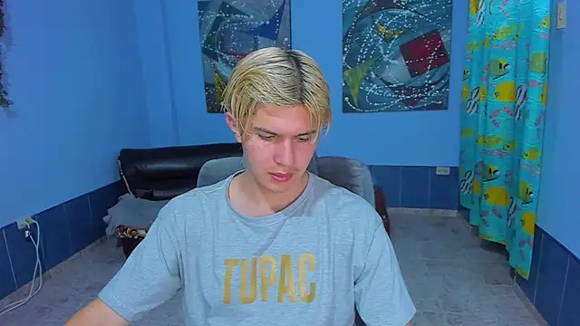 Snapshot of patrik_027 chatting on 11-11-25, 07:52 patrik 027 online show from 11-11-25, 07:52