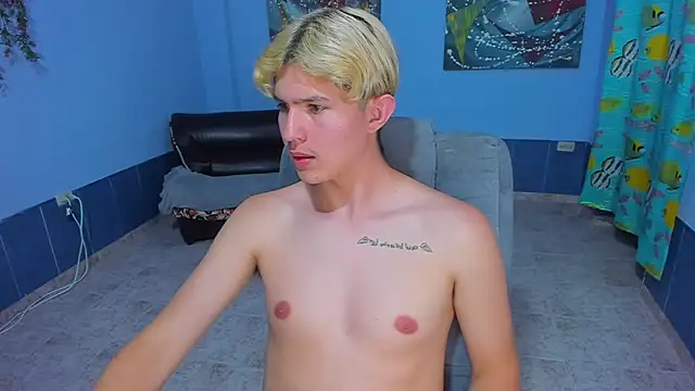 Snapshot of patrik_027 chatting on 11-12-25, 08:08 patrik 027 online show from 11-12-25, 08:08