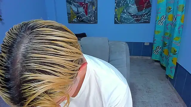 Snapshot of patrik_027 chatting on 11-14-25, 06:39 patrik 027 online show from 11-14-25, 06:39