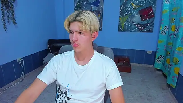 Snapshot of patrik_027 chatting on 11-15-25, 07:16 patrik 027 online show from 11-15-25, 07:16