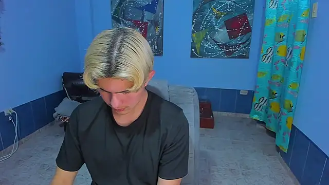 Snapshot of patrik_027 chatting on 11-15-25, 07:32 patrik 027 online show from 11-15-25, 07:32