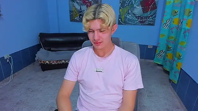 Snapshot of patrik_027 chatting on 11-17-25, 07:58 patrik 027 online show from 11-17-25, 07:58