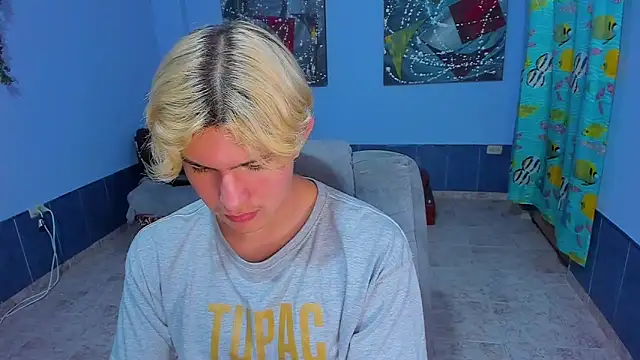 Snapshot of patrik_027 chatting on 11-18-25, 06:01 patrik 027 online show from 11-18-25, 06:01