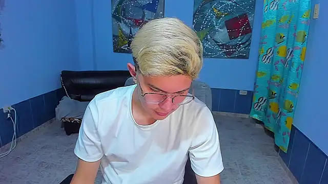 Snapshot of patrik_027 chatting on 11-24-25, 07:57 patrik 027 online show from 11-24-25, 07:57