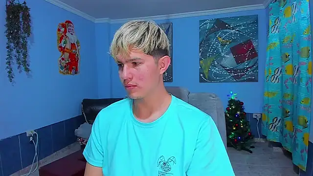 Snapshot of patrik_027 chatting on 12-02-25, 03:56 patrik 027 online show from 12-02-25, 03:56