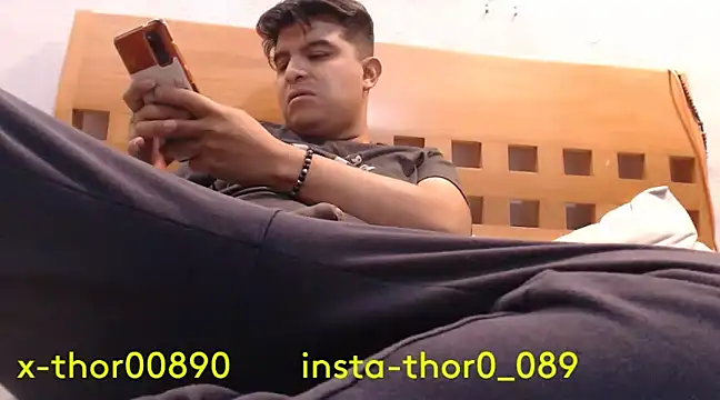 Snapshot of thor000089 chatting on 12-06-24, 04:58 thor000089 online show from 12-06-24, 04:58