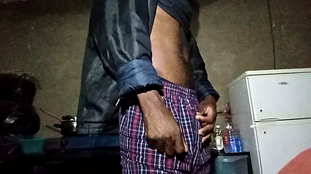 Snapshot of clintsix chatting on 11-18-25, 10:25 clintsix online show from 11-18-25, 10:25