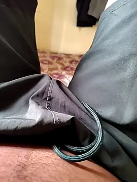 Snapshot of Mallupaiyanaachu chatting on 11-24-25, 02:11 Mallupaiyanaachu online show from 11-24-25, 02:11