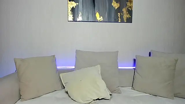 Snapshot of Mia_Callme chatting on 11-24-25, 07:13 Mia Callme online show from 11-24-25, 07:13