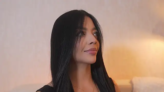 Snapshot of sarah_hiill chatting on 11-28-25, 10:01 sarah hiill online show from 11-28-25, 10:01