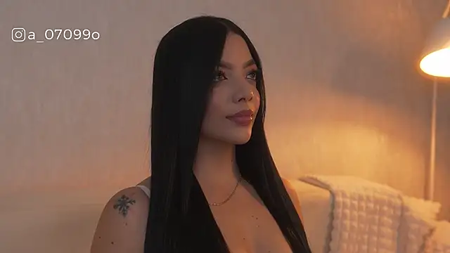 Snapshot of sarah_hiill chatting on 02-20-26, 12:07 sarah hiill online show from 02-20-26, 12:07