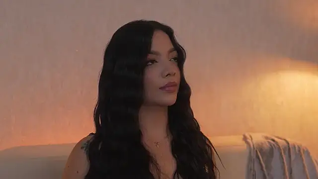 Snapshot of sarah_hiill chatting on 03-11-26, 11:44 sarah hiill online show from 03-11-26, 11:44