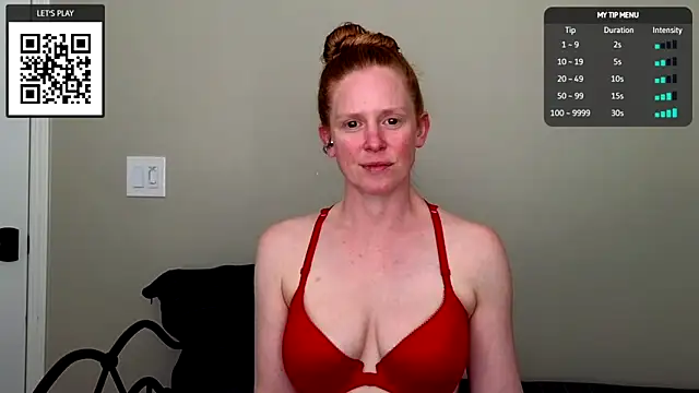 Snapshot of CharlotteDoe chatting on 11-18-25, 10:47 CharlotteDoe online show from 11-18-25, 10:47