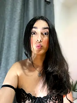 Snapshot of MiahWindsor chatting on 10-19-25, 04:46 MiahWindsor online show from 10-19-25, 04:46