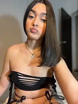 Snapshot of MiahWindsor chatting on 03-31-26, 06:30 MiahWindsor online show from 03-31-26, 06:30