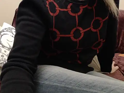 Snapshot of Galadriel chatting on 12-16-25, 04:01 Galadriel online show from 12-16-25, 04:01