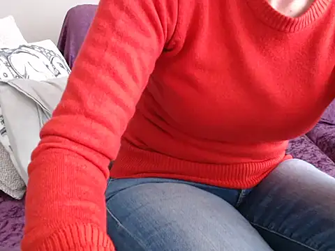 Snapshot of Galadriel chatting on 02-18-26, 08:43 Galadriel online show from 02-18-26, 08:43