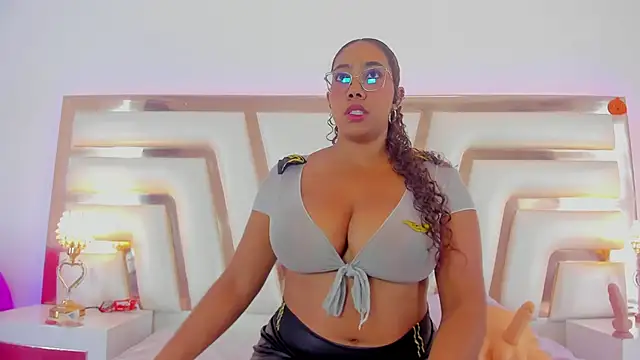 Aisharhodes00 online show from 11-04-25, 08:41