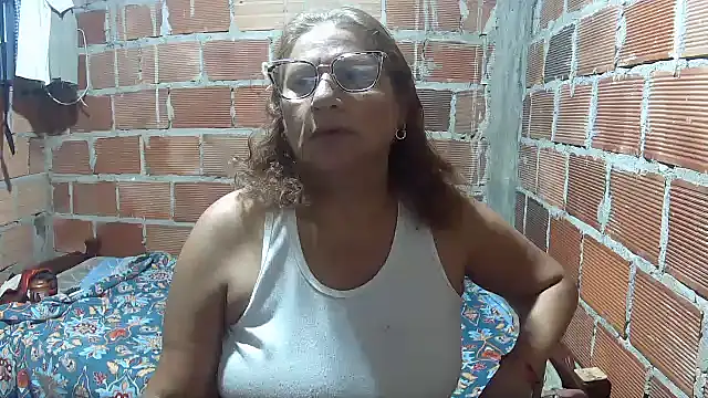 charrysexy1 online show from 09-22-25, 11:23