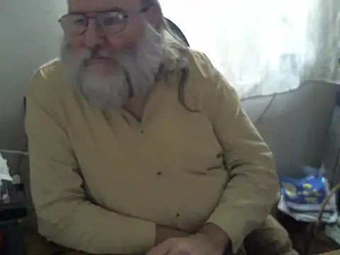 Snapshot of SexySantaC chatting on 02-11-25, 04:02 SexySantaC online show from 02-11-25, 04:02