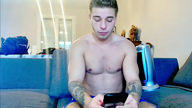 Snapshot of Elkafit28 chatting on 02-01-25, 08:08 Elkafit28 online show from 02-01-25, 08:08