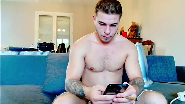 Snapshot of Elkafit28 chatting on 03-21-25, 07:55 Elkafit28 online show from 03-21-25, 07:55