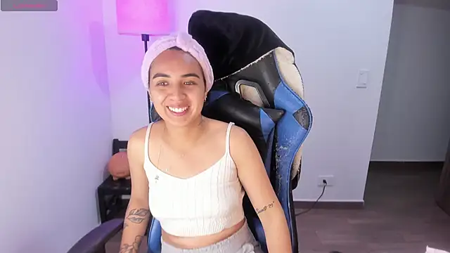 Snapshot of Miss_Nicole chatting on 11-05-25, 07:25 Miss Nicole online show from 11-05-25, 07:25