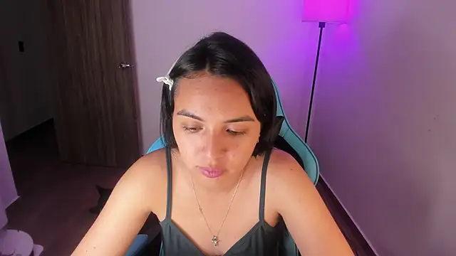 Snapshot of Miss_Nicole chatting on 12-02-25, 07:09 Miss Nicole online show from 12-02-25, 07:09