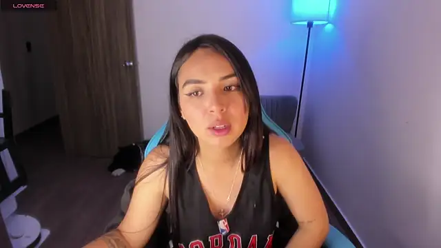 Snapshot of Miss_Nicole chatting on 01-09-26, 12:24 Miss Nicole online show from 01-09-26, 12:24