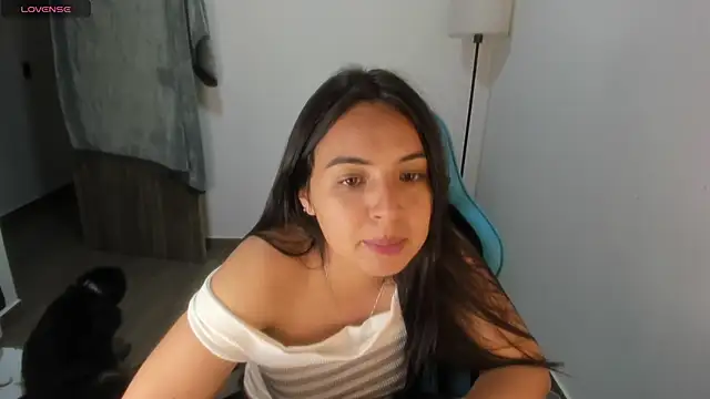 Snapshot of Miss_Nicole chatting on 01-17-26, 02:16 Miss Nicole online show from 01-17-26, 02:16