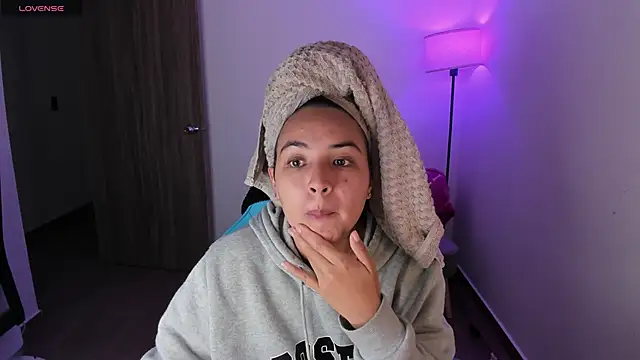 Snapshot of Miss_Nicole chatting on 02-18-26, 07:43 Miss Nicole online show from 02-18-26, 07:43