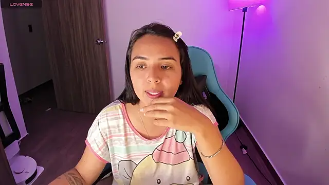 Snapshot of Miss_Nicole chatting on 03-06-26, 12:51 Miss Nicole online show from 03-06-26, 12:51