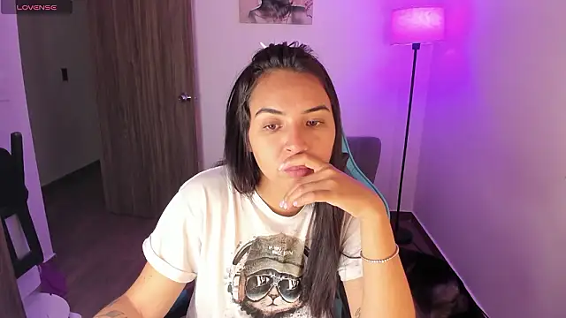 Snapshot of Miss_Nicole chatting on 03-07-26, 01:30 Miss Nicole online show from 03-07-26, 01:30