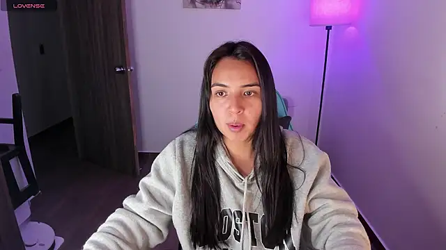 Snapshot of Miss_Nicole chatting on 03-13-26, 02:40 Miss Nicole online show from 03-13-26, 02:40