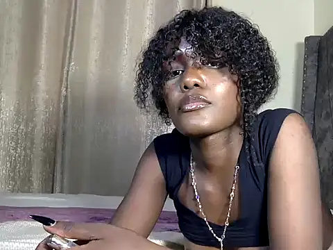 Snapshot of HarlotyQueen chatting on 11-13-25, 08:35 HarlotyQueen online show from 11-13-25, 08:35