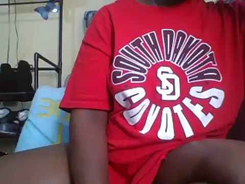 Snapshot of queenofqueens96 chatting on 02-13-25, 02:20 queenofqueens96 online show from 02-13-25, 02:20