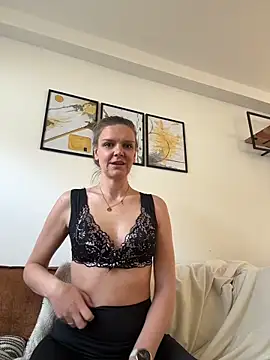 Snapshot of Suesse_Schnitte chatting on 03-10-26, 08:30 Suesse Schnitte online show from 03-10-26, 08:30