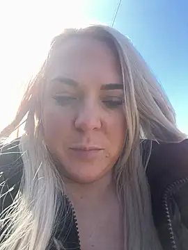 Bustyblondebabe32 online show from 04-24-26, 09:12