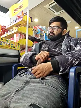 ahmedbilal123 online show from 11-29-25, 09:23