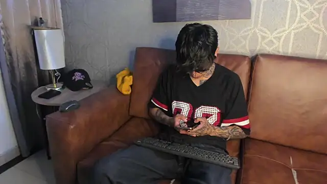 Snapshot of AcidMilo chatting on 12-14-24, 12:55 AcidMilo online show from 12-14-24, 12:55