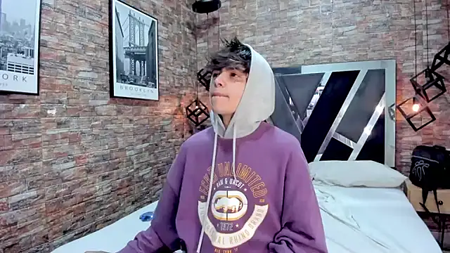 Snapshot of AcidMilo chatting on 12-17-24, 12:00 AcidMilo online show from 12-17-24, 12:00