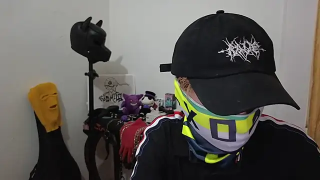 Snapshot of AcidMilo chatting on 02-06-25, 10:32 AcidMilo online show from 02-06-25, 10:32