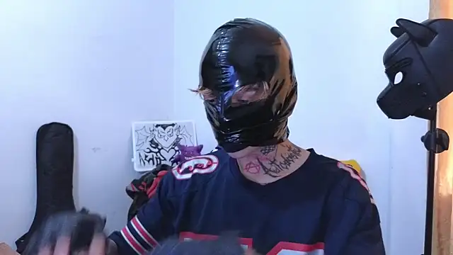 Snapshot of AcidMilo chatting on 02-10-25, 10:09 AcidMilo online show from 02-10-25, 10:09