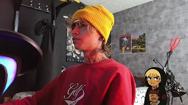 Snapshot of AcidMilo chatting on 10-29-25, 01:57 AcidMilo online show from 10-29-25, 01:57