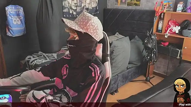 Snapshot of AcidMilo chatting on 12-18-25, 04:24 AcidMilo online show from 12-18-25, 04:24