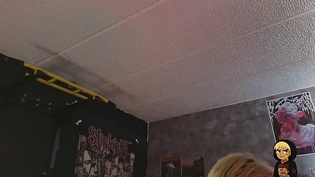 Snapshot of AcidMilo chatting on 02-18-26, 06:37 AcidMilo online show from 02-18-26, 06:37