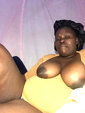 Snapshot of sweett_shaley chatting on 11-26-25, 01:06 sweett shaley online show from 11-26-25, 01:06