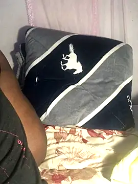 Snapshot of sweett_shaley chatting on 12-14-25, 02:33 sweett shaley online show from 12-14-25, 02:33