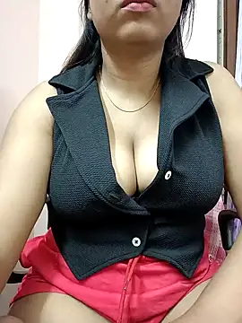 Snapshot of Nia__09 chatting on 01-13-25, 03:15 Nia 09 online show from 01-13-25, 03:15